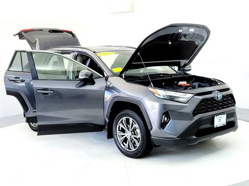 Used 2023 Toyota RAV4 XLE Premium AWD/4WD image 12