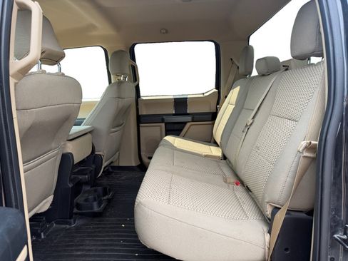Used 2015 Ford F150 XLT AWD/4WD image 10