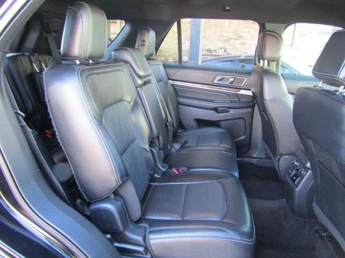 Used 2016 Ford Explorer Limited image 12