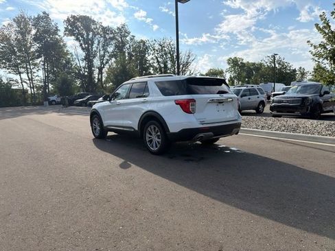 Used 2022 Ford Explorer Limited w/ Equipment Group 301A AWD/4WD image 4