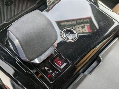 Used 2024 Land Rover Range Rover Sport Dynamic SE image 12