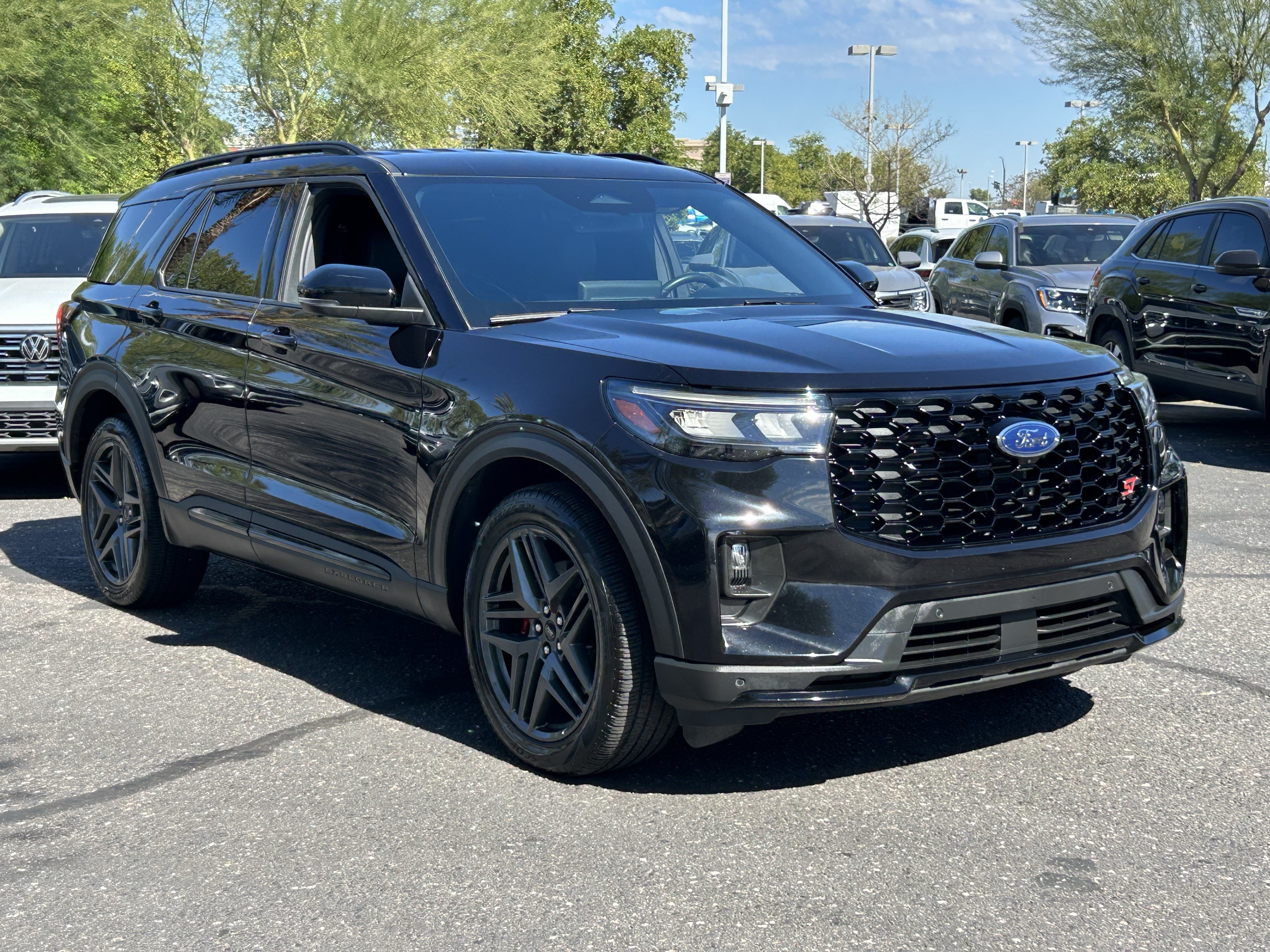 Used 2025 Ford Explorer ST AWD/4WD image 6