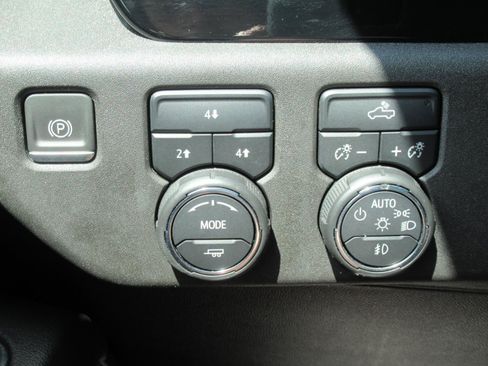 Used 2024 Chevrolet Silverado 3500 LT w/ Convenience Package AWD/4WD image 23