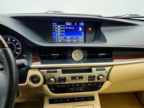 Used 2015 Lexus ES 350 w/ Luxury Package image 18