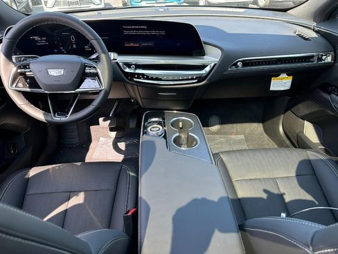 New 2025 Cadillac Lyriq Luxury image 10