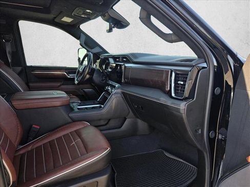 Used 2024 GMC Sierra 3500 Denali Ultimate image 12