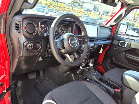 New 2025 Jeep Gladiator Rubicon w/ Technology Group image 10