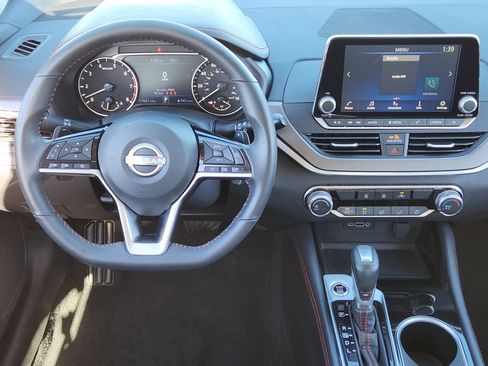 Used 2025 Nissan Altima 2.5 SR image 30