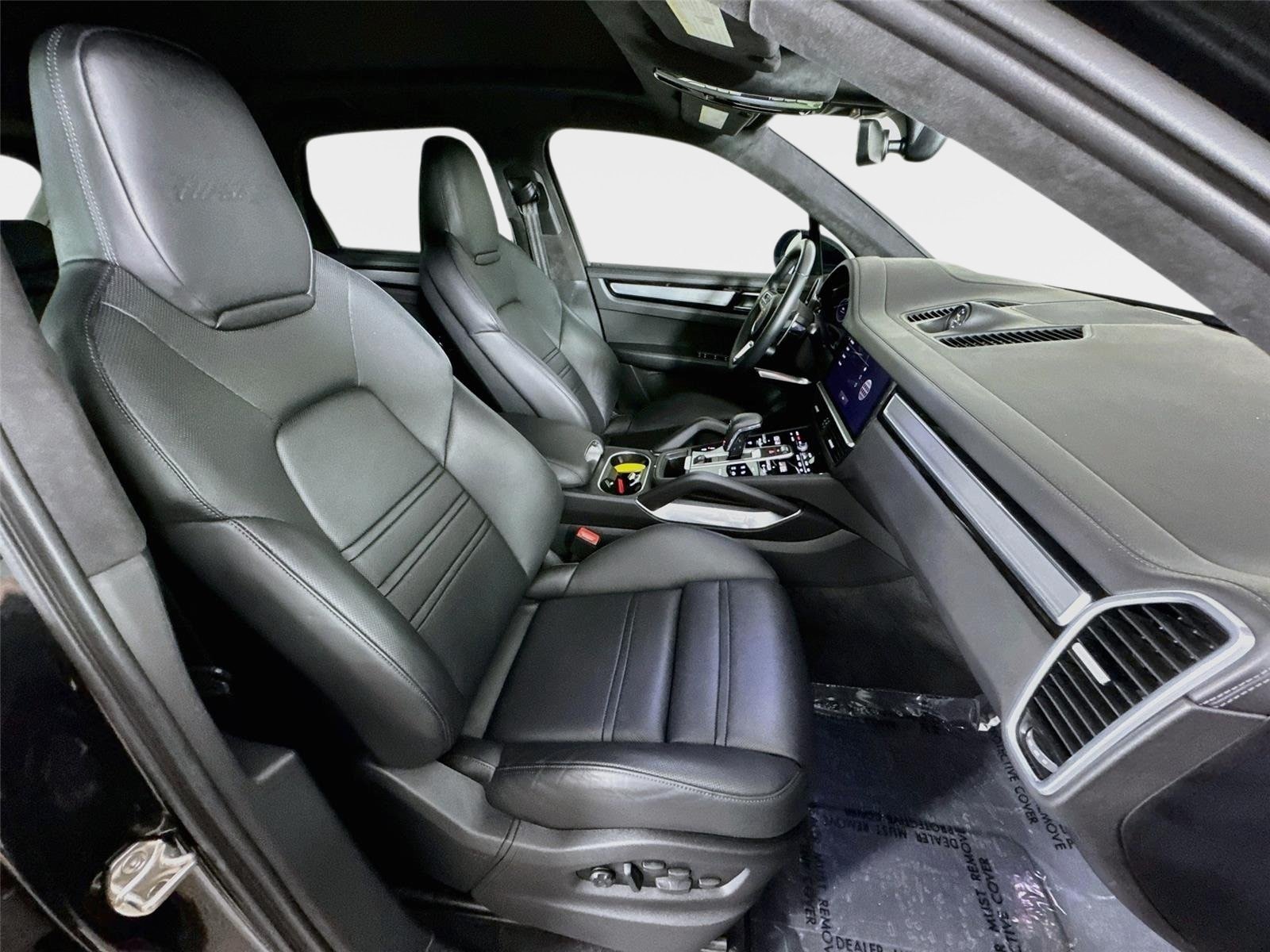 Used 2023 Porsche Cayenne Turbo S AWD/4WD image 30