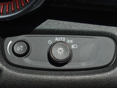 Used 2024 Chevrolet Trax RS w/ Driver Confidence Package FWD image 18