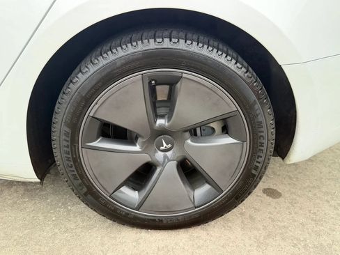 Used 2023 Tesla Model 3 Standard Range RWD image 13