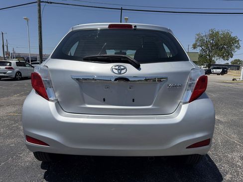 Used 2014 Toyota Yaris L FWD image 6