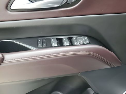 Certified 2024 Cadillac Escalade V w/ LPO, ONYX Package image 30