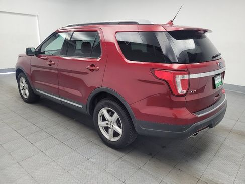 Used 2018 Ford Explorer XLT w/ Equipment Group 202A FWD image 5