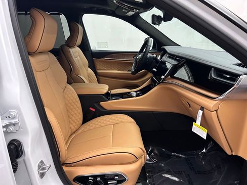New 2026 Jeep Grand Cherokee L Summit AWD/4WD image 19