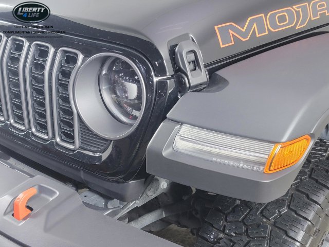 Used 2026 Jeep Gladiator Mojave AWD/4WD image 9