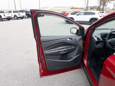 Used 2019 Ford Escape Titanium image 11