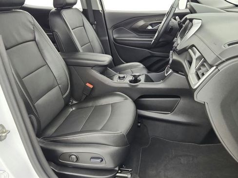Used 2024 GMC Terrain SLT image 31