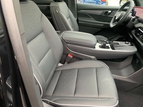 Used 2026 Buick Enclave Sport Touring w/ Power Package AWD/4WD image 11