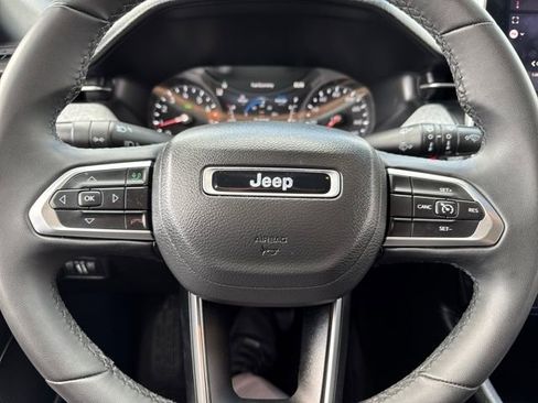 Used 2024 Jeep Compass Latitude image 16