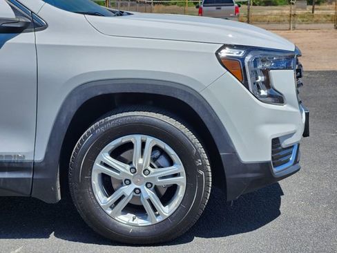 Used 2024 GMC Terrain SLE AWD/4WD image 10