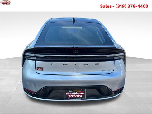 New 2026 Toyota Prius Plug-In Hybrid FWD image 4