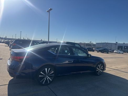 Certified 2021 Nissan Altima 2.5 SR w/ SR Premium Package image 16