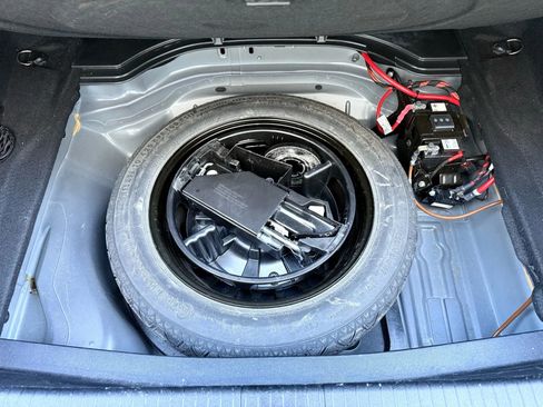 Used 2014 Mercedes-Benz E 350 4MATIC Sedan image 45