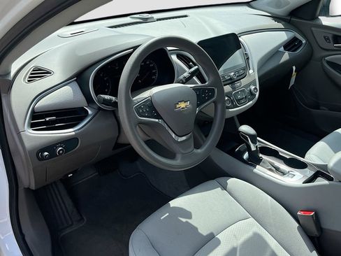Used 2024 Chevrolet Malibu LS FWD image 9