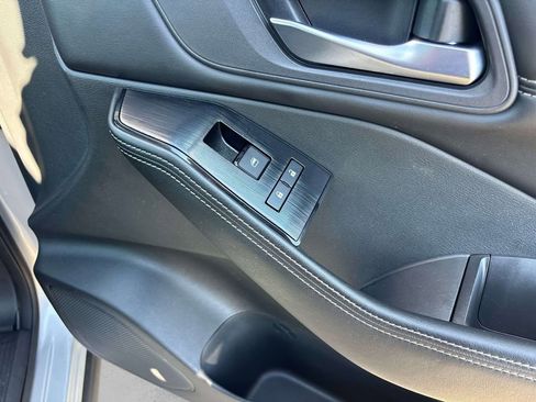 Used 2023 Nissan Rogue SV w/ SV Premium B Package image 16