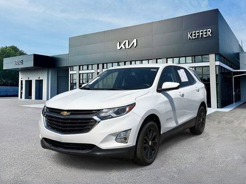Used 2020 Chevrolet Equinox LT w/ Driver Convenience Package FWD image 4