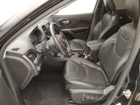 Used 2019 Jeep Cherokee Limited image 17