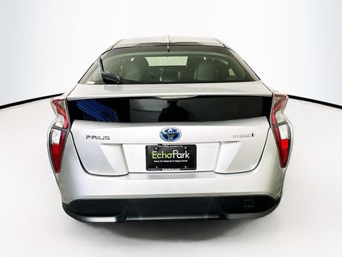 Used 2016 Toyota Prius Three Touring image 7