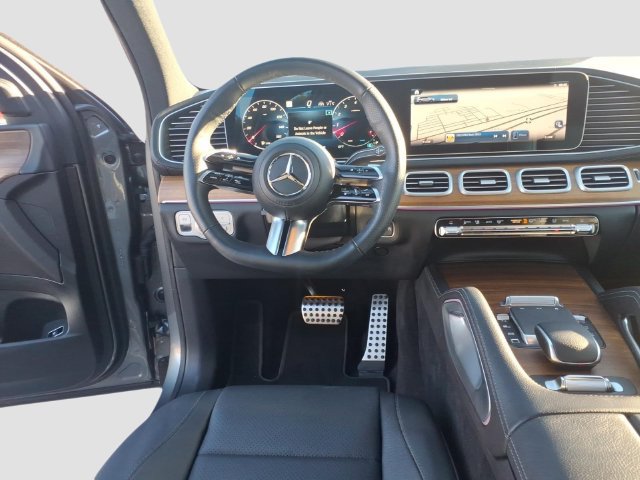 Used 2025 Mercedes-Benz GLS 450 4MATIC image 16
