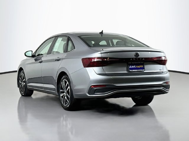 Used 2025 Volkswagen Jetta SE FWD image 5