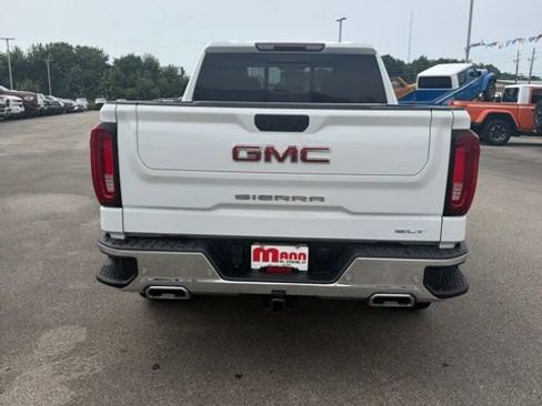 Used 2022 GMC Sierra 1500 SLT w/ SLT Premium Package AWD/4WD image 4