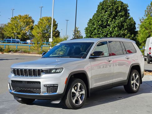 New 2025 Jeep Grand Cherokee L Limited image 3