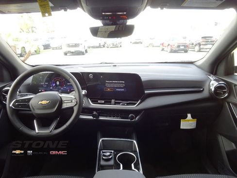 New 2026 Chevrolet Equinox LT w/ Safety and Technology Package FWD image 23