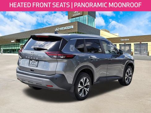 Used 2022 Nissan Rogue SV w/ SV Premium Package FWD image 5