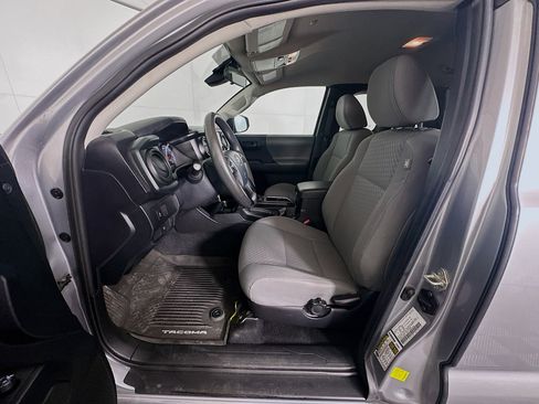 Used 2020 Toyota Tacoma SR image 13