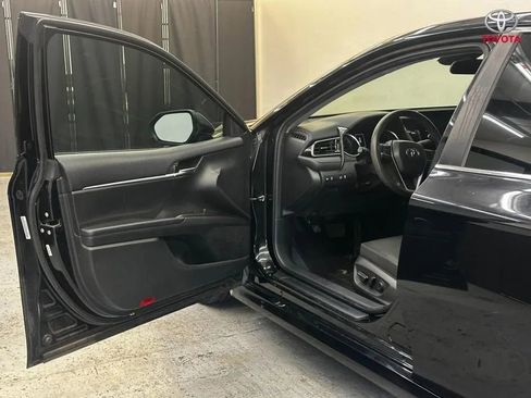 Used 2022 Toyota Camry LE FWD image 14