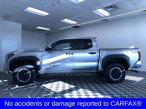 Used 2024 Toyota Tacoma TRD Off-Road image 3