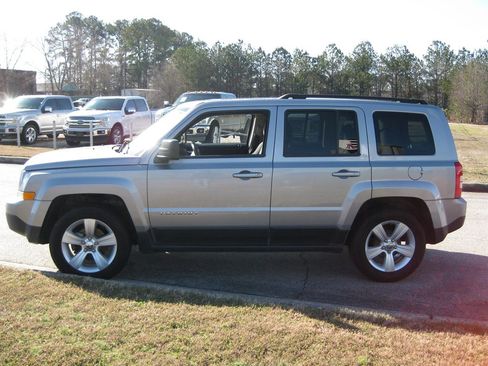 Used 2015 Jeep Patriot Sport w/ Power Value Group image 4