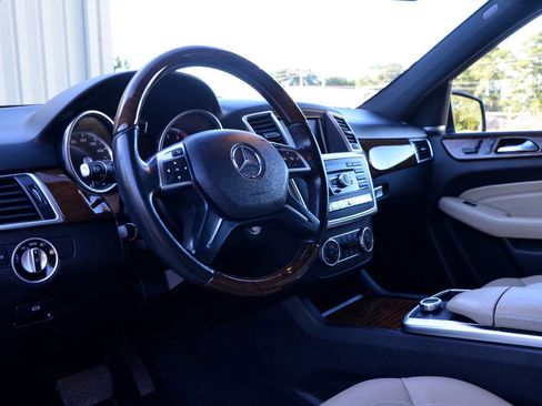 Used 2015 Mercedes-Benz ML 350 4MATIC image 22