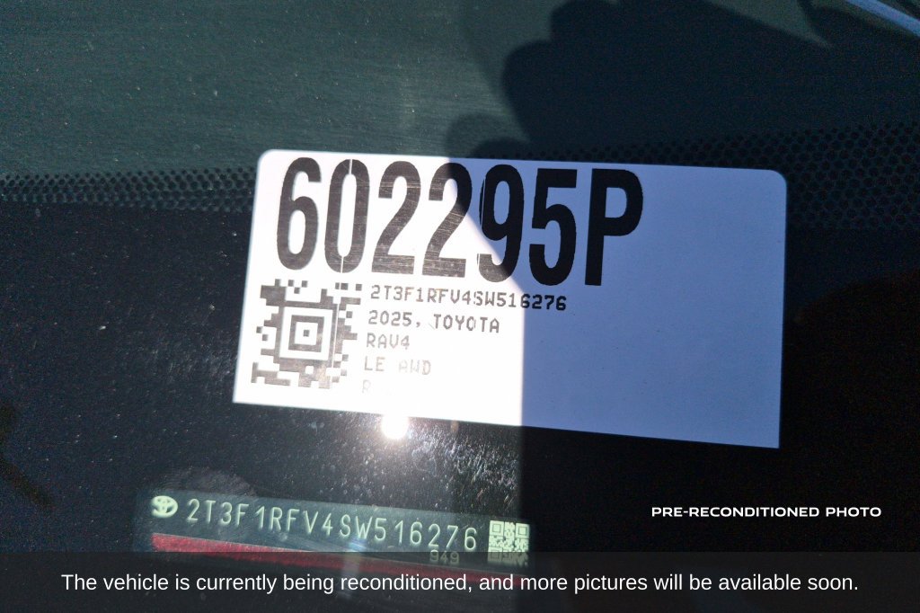Used 2025 Toyota RAV4 LE AWD/4WD image 19