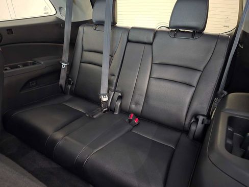 Used 2017 Honda Pilot Touring image 26