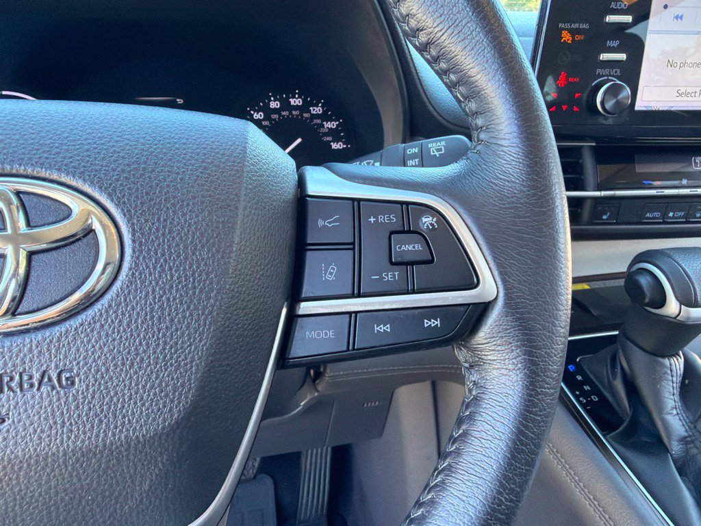 Used 2022 Toyota Sienna XLE w/ XLE Plus Package FWD image 18