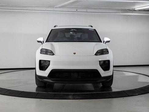 Certified 2026 Porsche Macan Electric RWD image 10