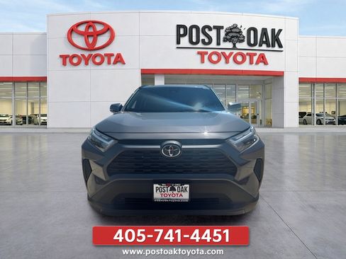 Used 2025 Toyota RAV4 XLE FWD image 10