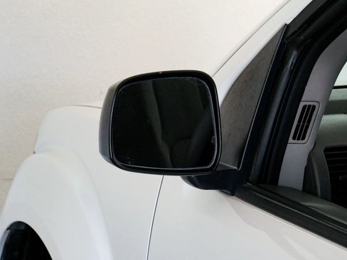 Used 2019 Nissan Frontier SV image 34